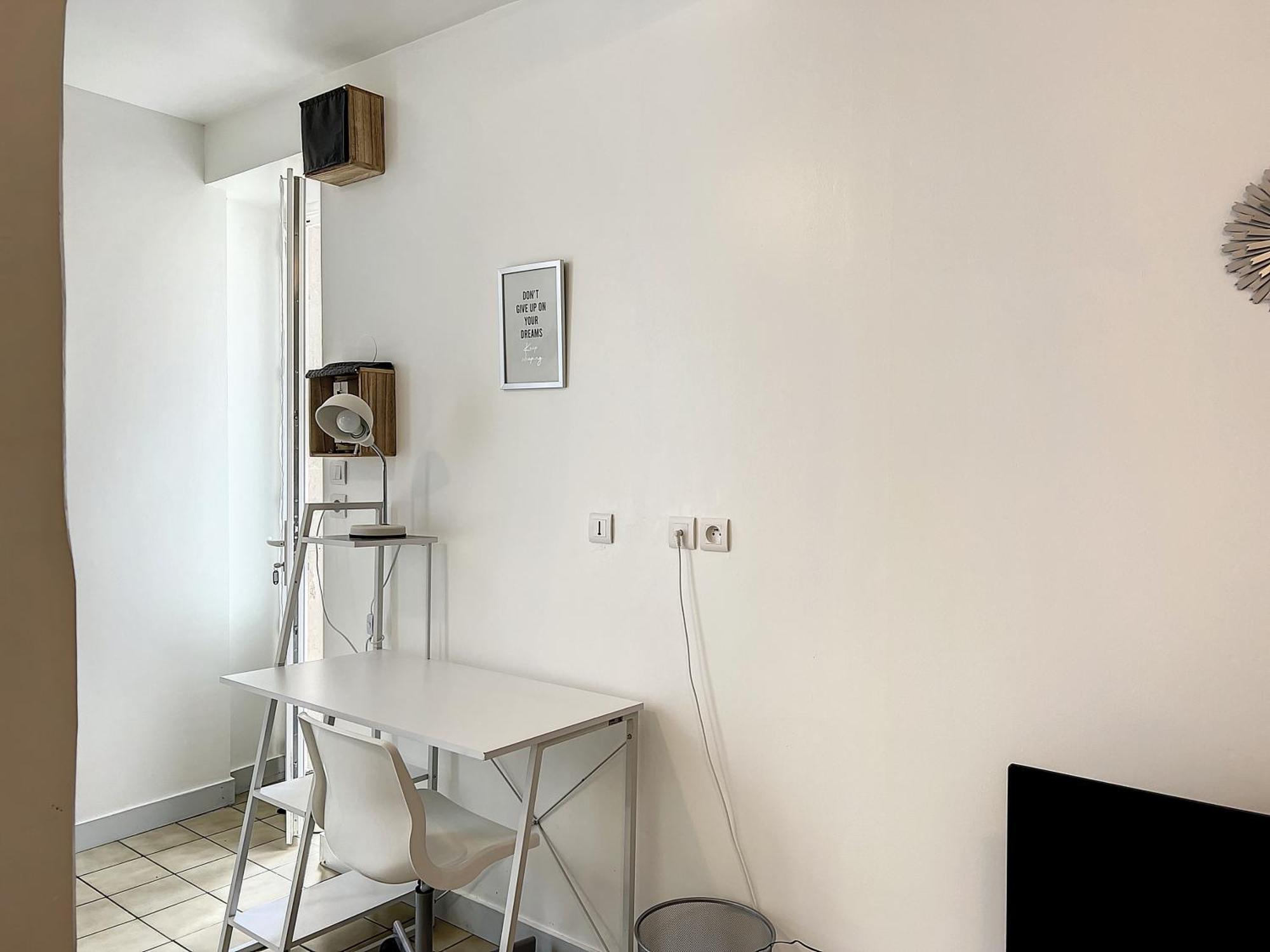 Les Bords Du Clain - Entree Autonome Studio Poitiers Luaran gambar